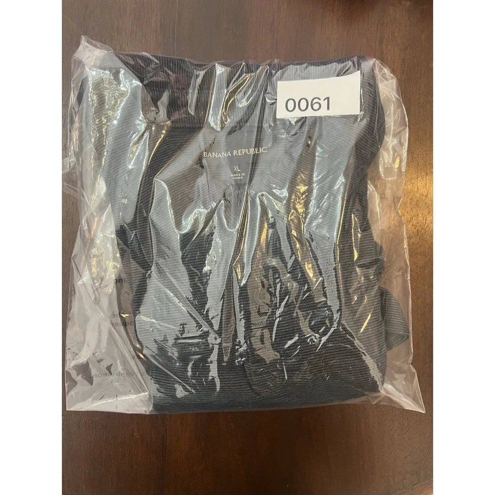 Mens Black/Charcoal Banana Republic polo sz XL (Shrunk to a L)
